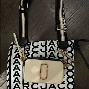 Marc Jacobs Snapshot
